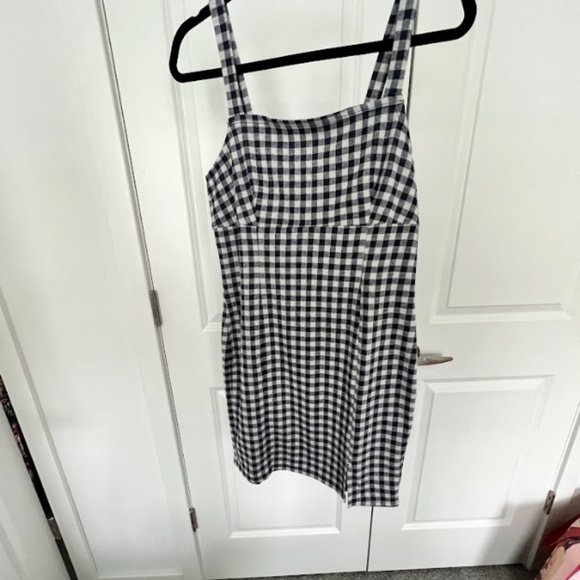 The general good plaid dress W/ Slit - Picture 2 of 9